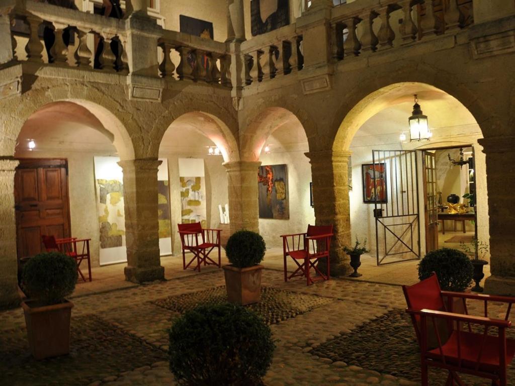 סן-לורו-דז-ארב Chambres D'Hotes Chateau Beaupre מראה חיצוני תמונה