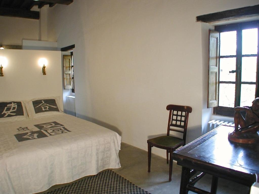 סן-לורו-דז-ארב Chambres D'Hotes Chateau Beaupre חדר תמונה
